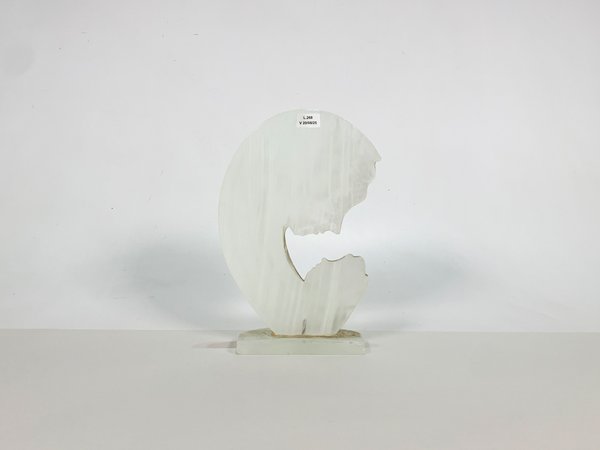 Escultura religiosa en piedra de la Virgen María y el Niño - imagen 1