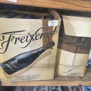 Lote siguiente: Caja de Freixenet Premium Cava - Producto Español