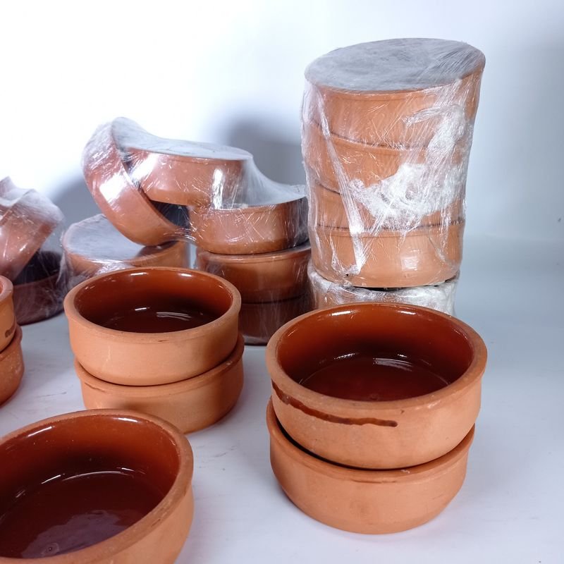 Veintinueve cazuelas en barro para decoración - imagen 4