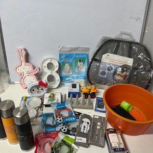 Lote Variado: 3 Termos de Acero Inoxidable, Cargador, Auriculares y Más - imagen 13
