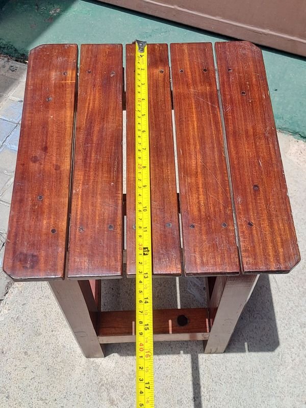 4 Taburetes en Madera Macisa en Excelentes Condiciones - imagen 4