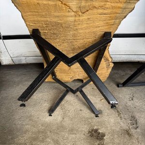Mesa Rústica de Madera Maciza con Patas Metálicas - imagen 4