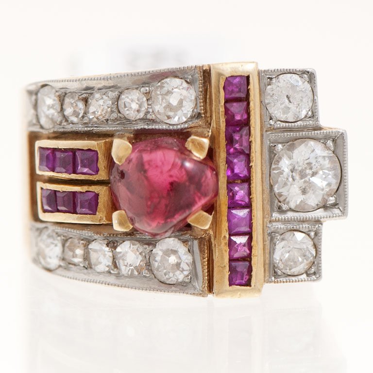 Lote anterior: Anillo de oro con rubíes y brillantes