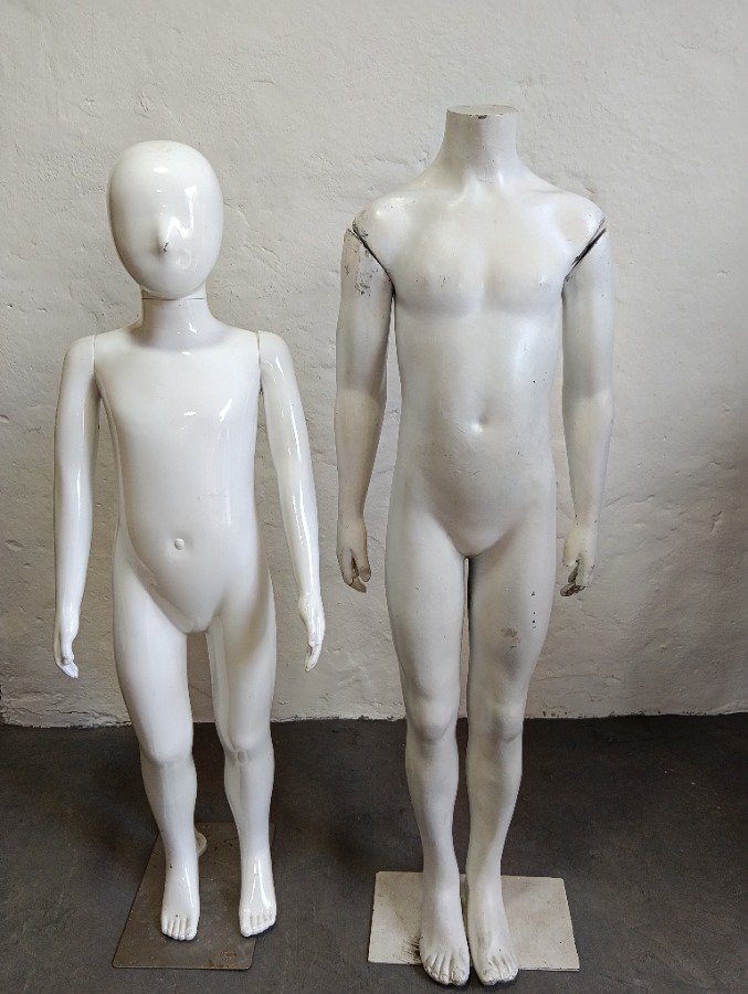 Lote anterior: Maniquíes de plástico desnudos para niños