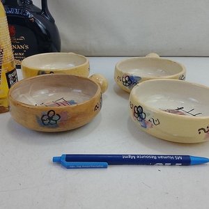 Conjunto de 17 Piezas: Jarra Licorera Buchanan's, Rallador Vintage, Matacandelas y Cuencos Pintados a Mano - imagen 14