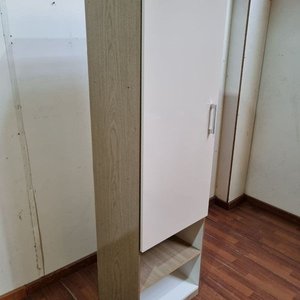 Mueble Auxiliar Blanco con Puerta y Estantes Abiertos - imagen 3
