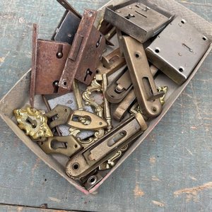 Lote de Cerraduras y Porta Partitura Antiguos - imagen 2