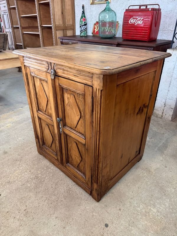 Item 877817 - Image 1