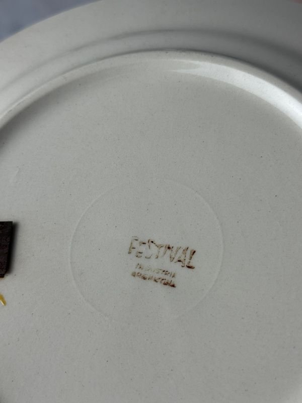 Platos de porcelana antiguos de diferentes orígenes - imagen 11