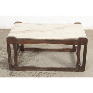 Mesa de Living con Tapa de Mármol y Base de Madera Oscura - imagen 1