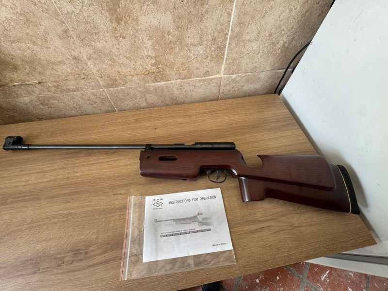 Chumbera de Aire Comprimido "AR2079A" con Manual