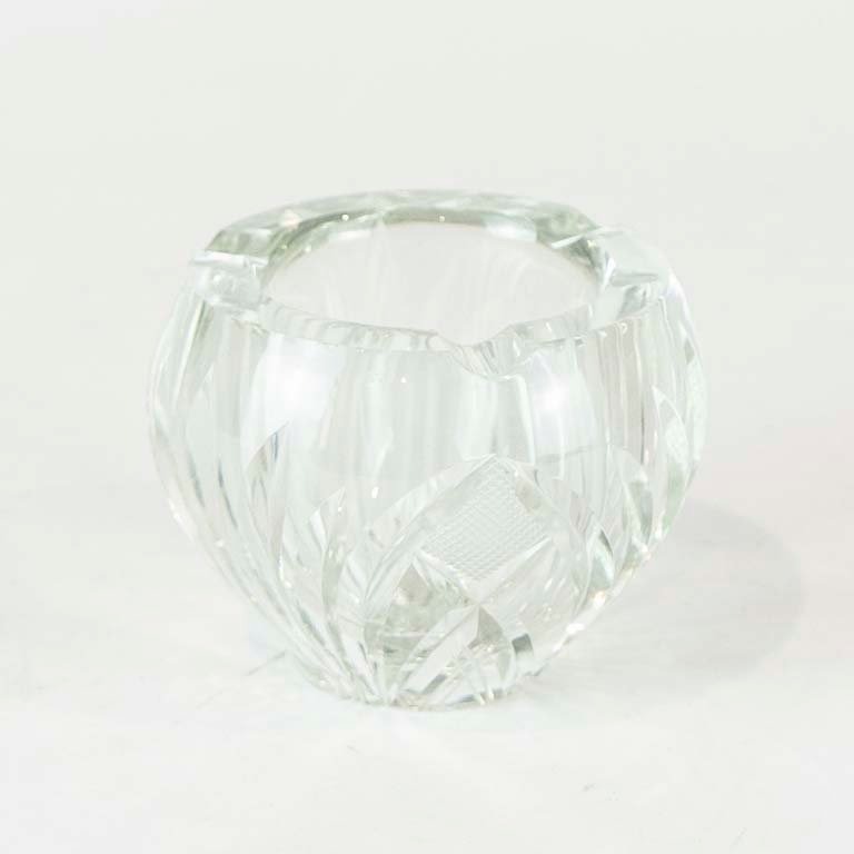 Lote siguiente: Cenicero cristal tallado de excelente calidad