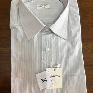 Lote siguiente: Camisa Arrow Talle 42 Nueva con Etiquetas