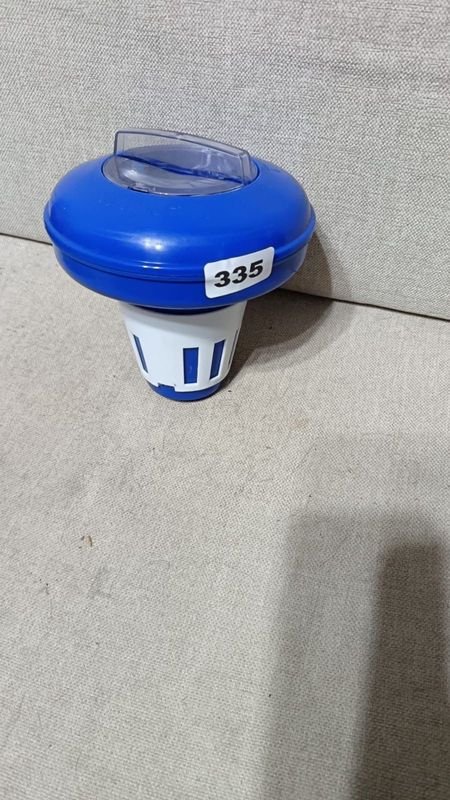 Recipiente Flotador Dosificador con Tapa Azul y Asa Transparente
