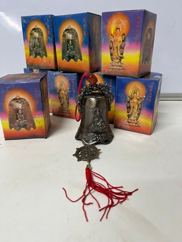 Lote de 10 Campanas Decorativas de Metal con Caja - imagen 1