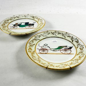 Lote siguiente: Dos platos checos motivo cachilas 23,5 cm