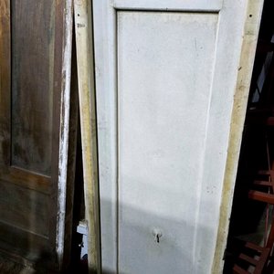 Frentes de Placard de Madera y Hierro: Uno Oscuro y Otro Blanco - imagen 4