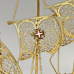 Carabela de Filigrana de Bronce con Cruz de Malta - imagen 2