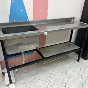 Lote siguiente: Mesada de Acero Inoxidable con Bacha y Estante