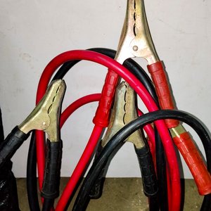 Juego de Cables de Batería y Triángulos Reflectivos de Seguridad - imagen 2