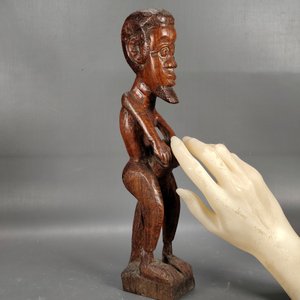 Lote de 3 Tallas de Madera con Figuras Humanas - imagen 7