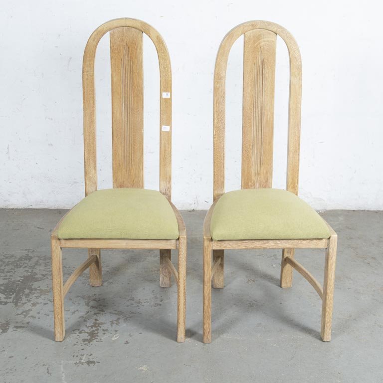 Par de Sillas de Roble Americano con Respaldo Alto y Asiento Verde