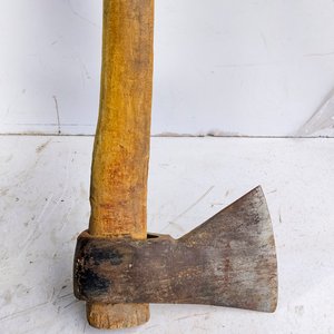 Lote de Herramientas: 2 Palas, Hacha y Llaves de Bujía - imagen 3