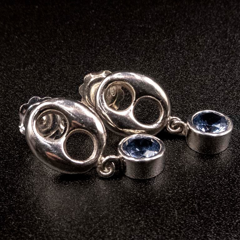Aros de Plata 950 con Topacios y Diseño Eslabón Gucci