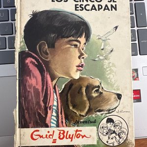 Lote anterior: Libro "Los Cinco se Escapan" de Enid Blyton