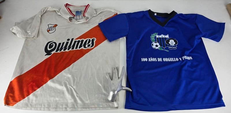 2 Camisetas de Fútbol Vintage: Quilmes y "100 Años de Orgullo y Pasión"