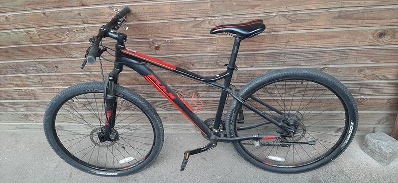 Lote siguiente: Bicicleta de Montaña Fuji Rod 29