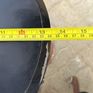 Dos Sillas de Oficina y Taburete con Detalles – Se Vende a la Vista - imagen 13