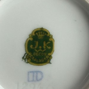 Jarrón de Porcelana Borgoña Josef Kuba Werkstätte (JKW) Decor Carlsbad Escena Cortesana Años 40 - imagen 3
