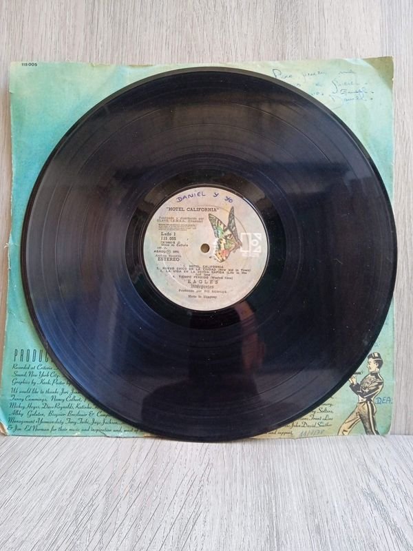 Lote anterior: Vinilo de Eagles Hotel California con inserto