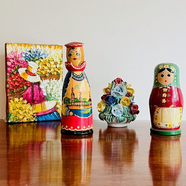 Muñeca Licorera Rusa, Set de Mamushkas (4 Piezas), Cuadro y Adorno de Flores de Cerámica - imagen 1