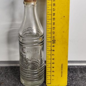 Lote anterior: Botella Antigua de Vidrio Claro Emilio Molinelli "La Oriental"