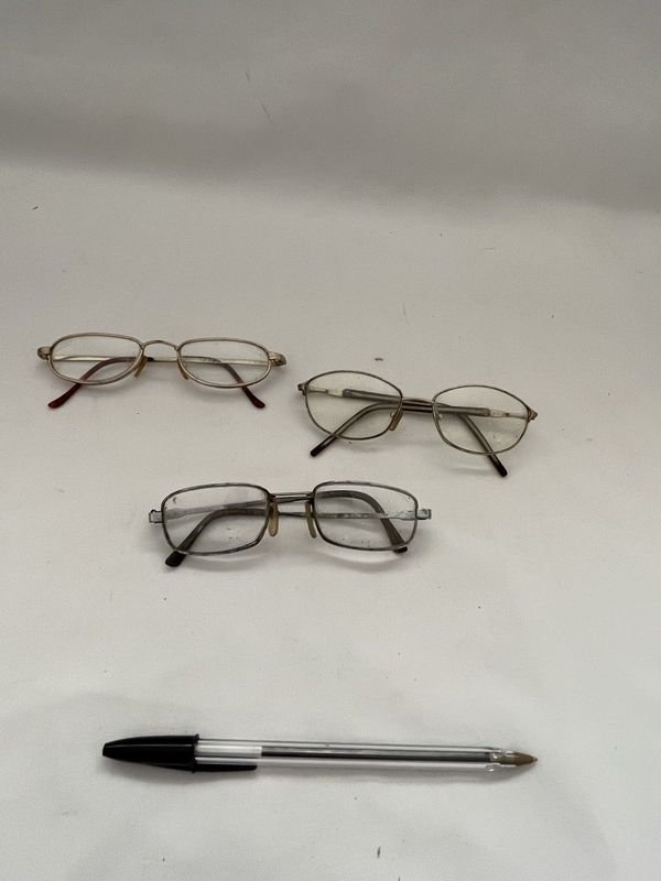 Lote anterior: Lentes de Ojo con Diseño Moderno y Accesorios