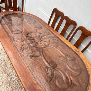Juego de Comedor: Mesa Oval de Madera Tallada con Tapa de Vidrio y 8 Sillas - imagen 20