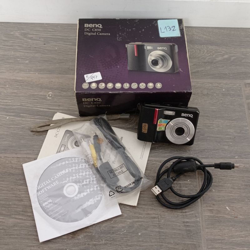 Lote anterior: Cámara digital Benq en caja con accesorios