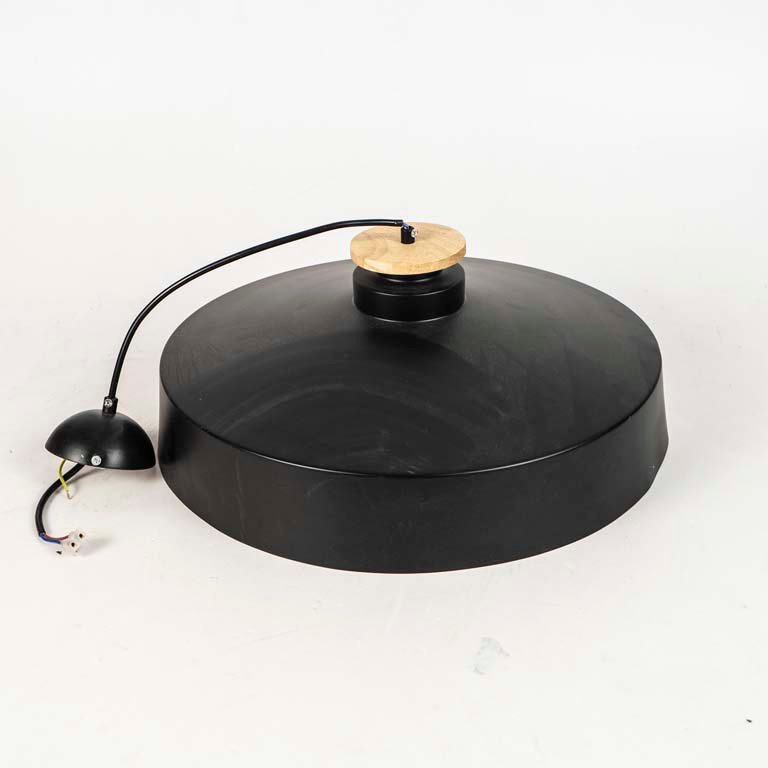 Lote siguiente: Colgante de chapa color negro para decoración