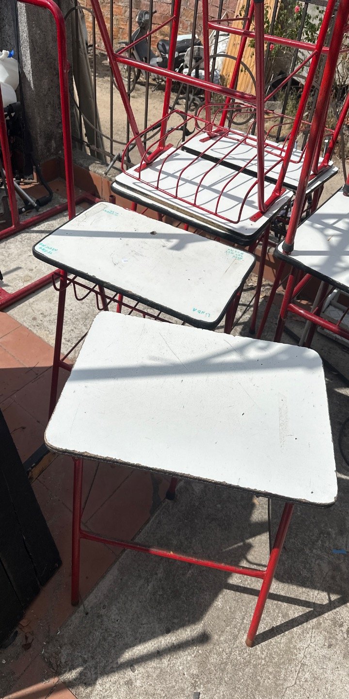 Lote siguiente: Muebles de Mesa para Hogar
