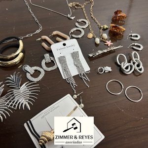 Lote de Bijouterie Variada: Collares, Aros y Accesorios - imagen 4