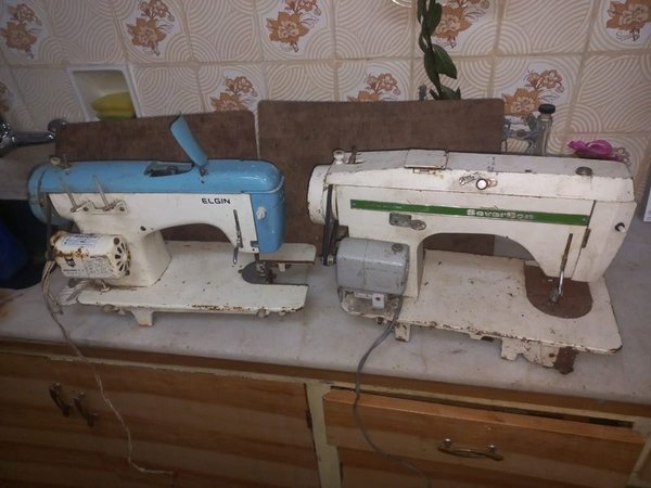 Dos Máquinas de Coser Vintage: Elgin Automátic y Severbon Arg.