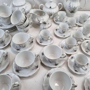 Juego de Té y Café Porcelana Olmos Completo con Flores y Bordes Dorados - imagen 5