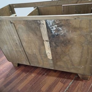 Robusto Bajo Mesada Rústico de Madera con Puertas y Cajón - imagen 4