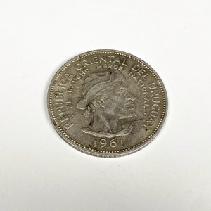 Moneda de Plata 10 Pesos Uruguayos "El Gaucho" 1961 - imagen 2