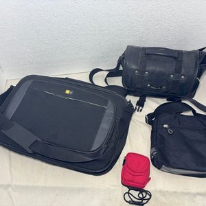 Lote siguiente: Lote de Bolsos, Maletines y Mochilas Negras Variadas