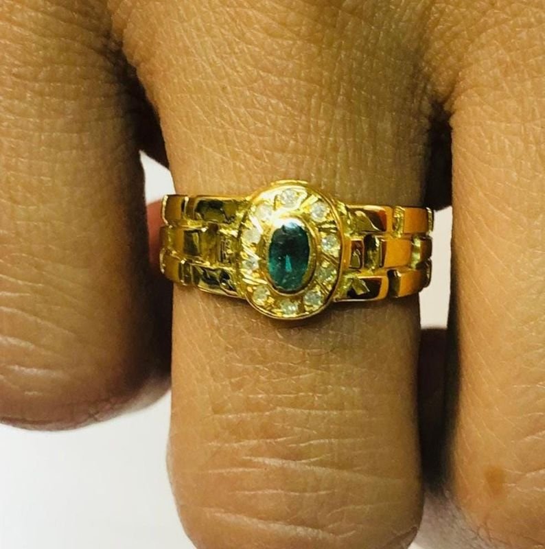 Anillo de oro 18k con crisobelino y brillantes - imagen 2