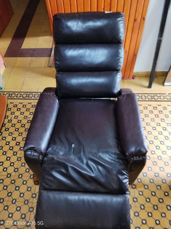 Item 889905 - Image 1