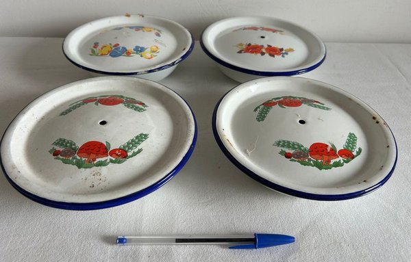 Set de 4 Bowls Esmaltados Blancos con Tapa y Diseño de Flores y Hongos